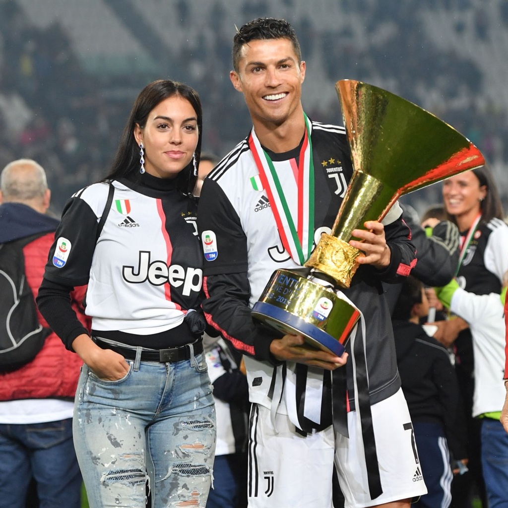 Cristiano Ronaldo and Georgina Rodriguez Athletes With Celebs