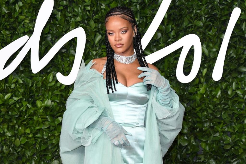 Rihanna, Celebrity Dropouts