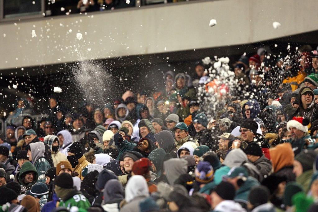 Yankees Fans Throw Snowballs