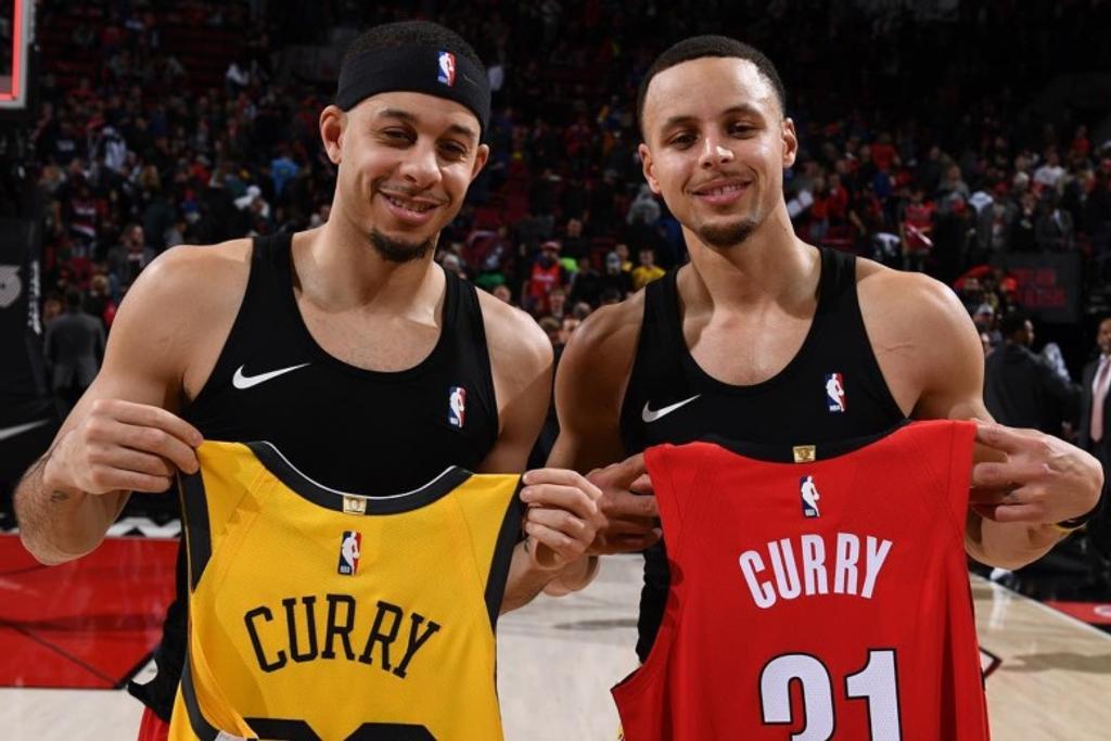 Brothers Steph Seth Curry