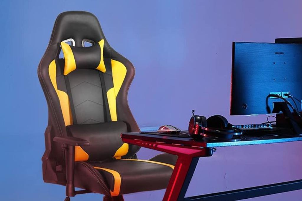 Okeysen Gaming Chair with Footrest