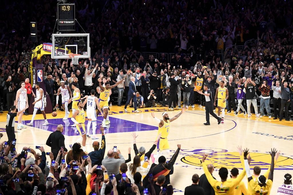 Lebron James NBA Lakers Game