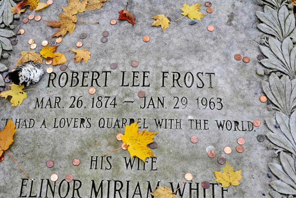Robert Frost gravestone