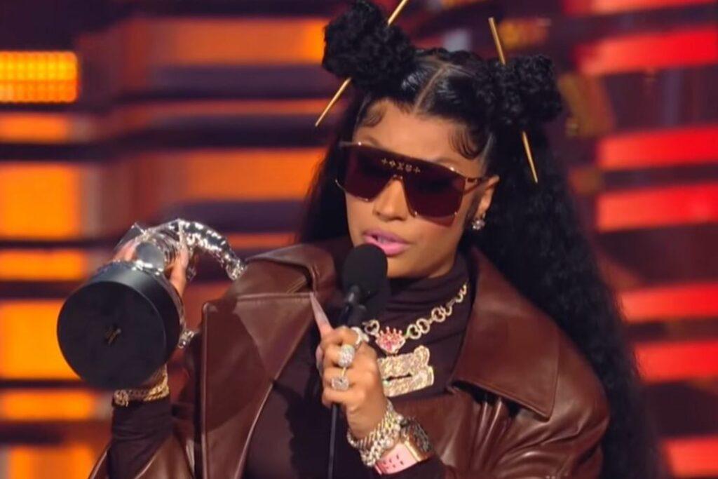 Nicki Minaj VMAs Award